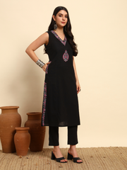 Thread Plus Slub Cotton Hand Block Kurti Set Of 3 Without Sleeves With Malmal Dupatta Black