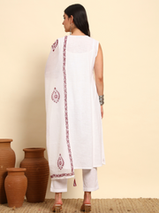 Thread Plus Slub Cotton Hand Block Kurti Set Of 3 Without Sleeves With Malmal Dupatta Off White
